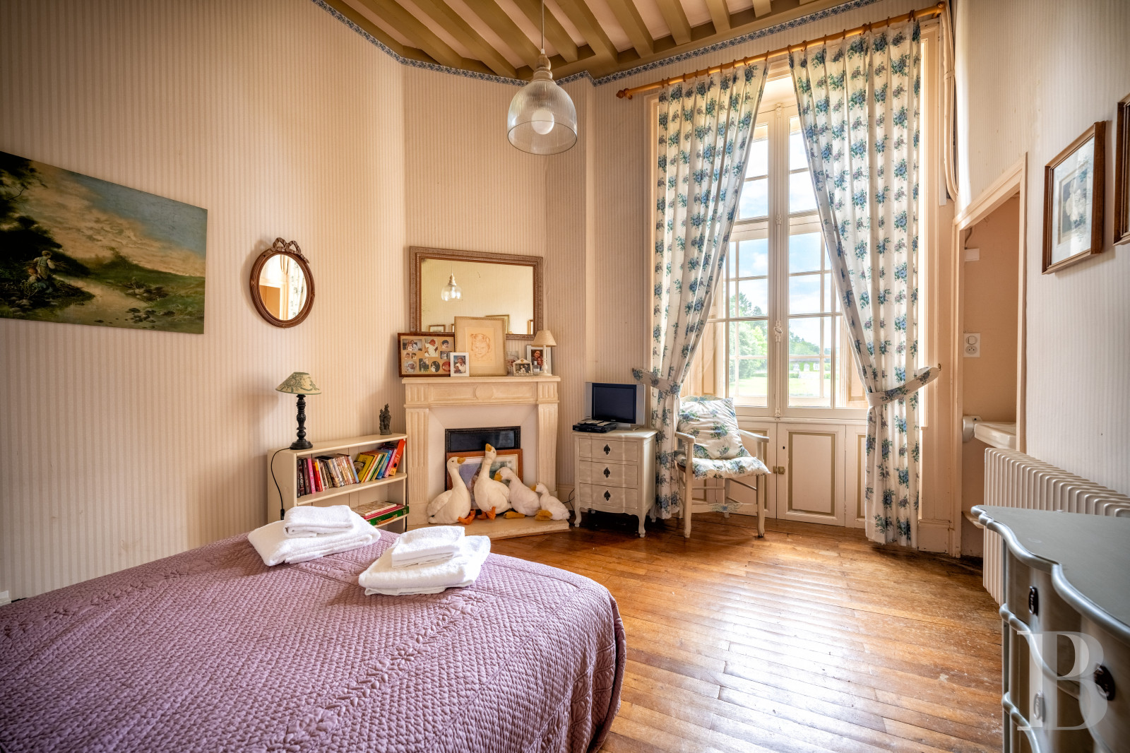 An elegant 17th century chateau with a park stretching for as far as the eye can see between Périgueux and Limoges, in the north of the Dordogne - photo  n°42