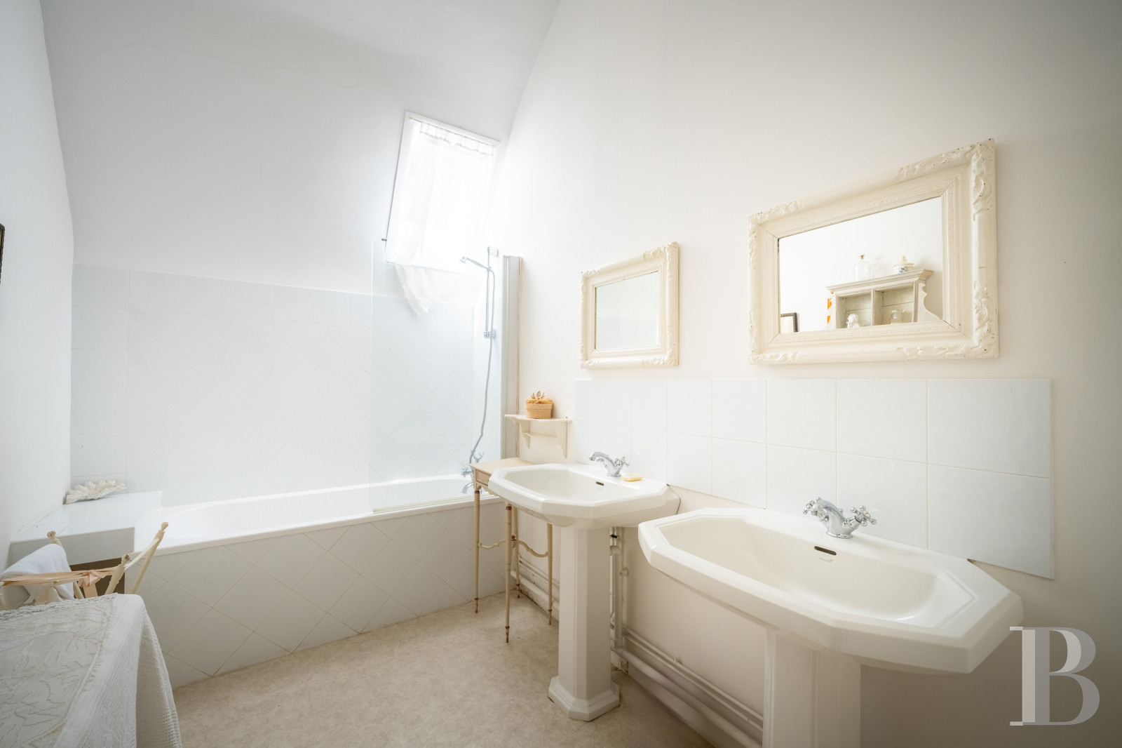 An elegant 17th century chateau with a park stretching for as far as the eye can see between Périgueux and Limoges, in the north of the Dordogne - photo  n°44