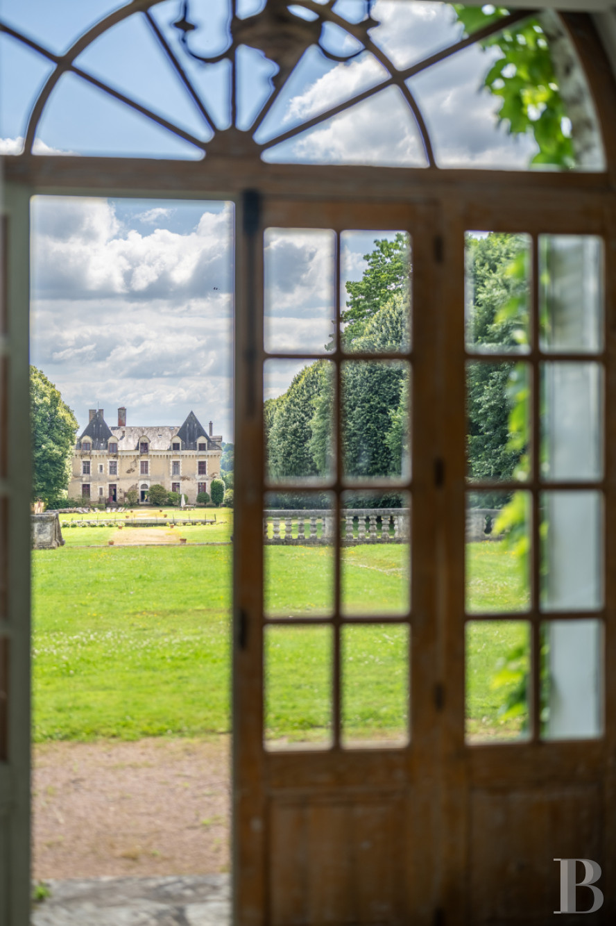 An elegant 17th century chateau with a park stretching for as far as the eye can see between Périgueux and Limoges, in the north of the Dordogne - photo  n°49