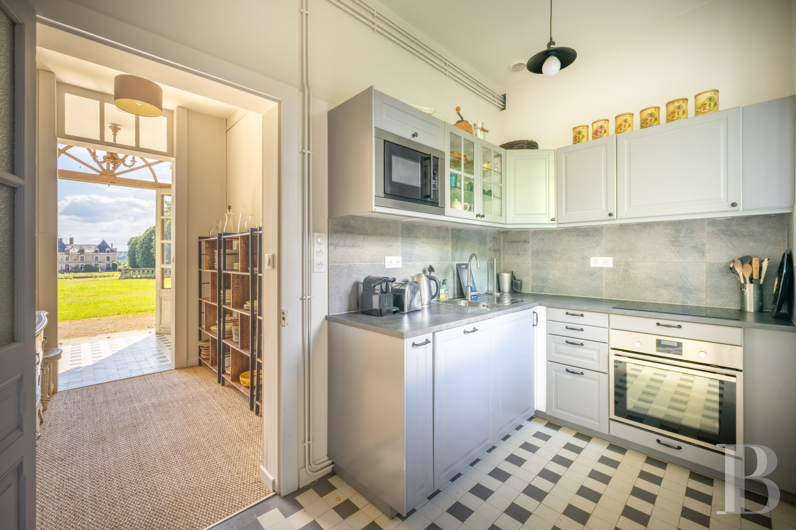 An elegant 17th century chateau with a park stretching for as far as the eye can see between Périgueux and Limoges, in the north of the Dordogne - photo  n°48