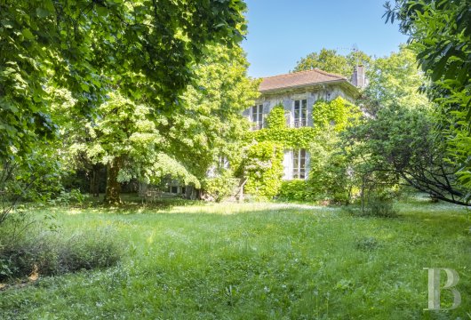 ile-de-france - A 19th-century manor house, with a modern extension and landscaped garden,  on a plot of more than 2 000 m² in the old town of Bagneux 