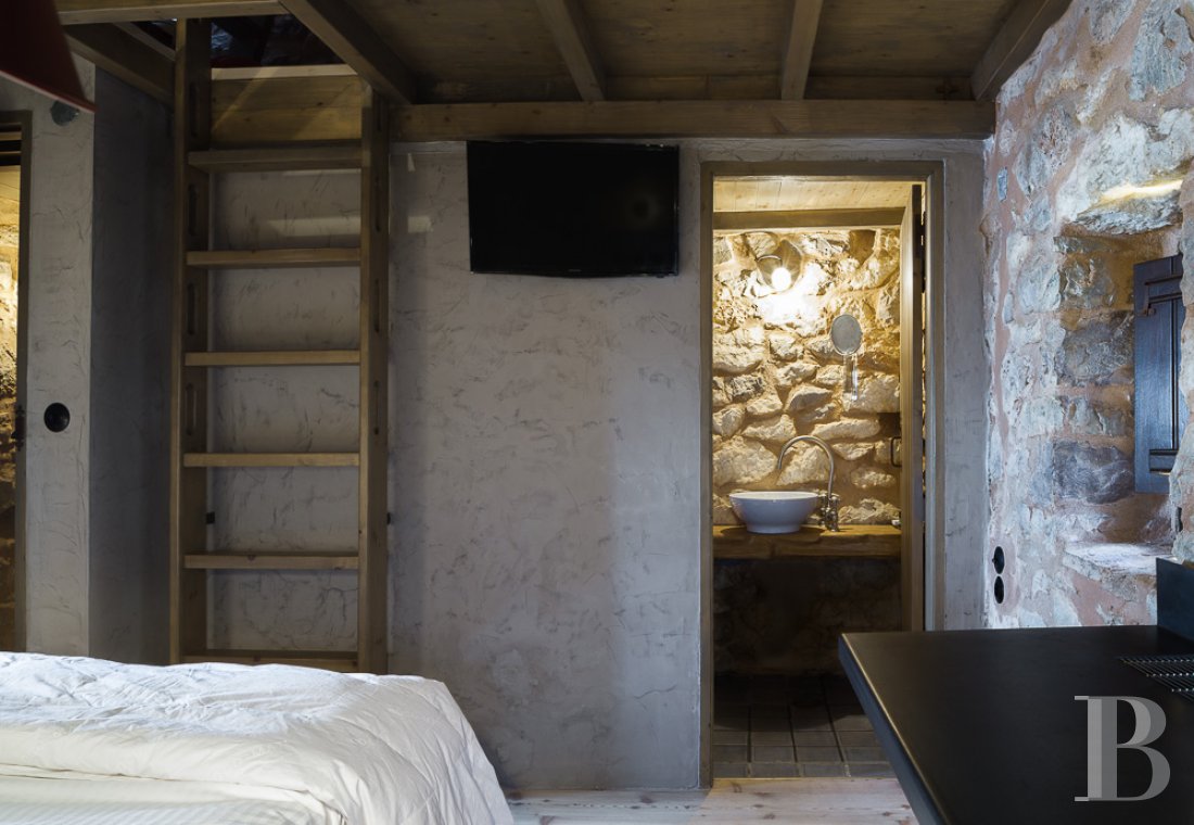 An old tower house transformed into an intimate hotel with expansive views of the Mani peninsula, to the south of the Peloponnese - photo  n°14