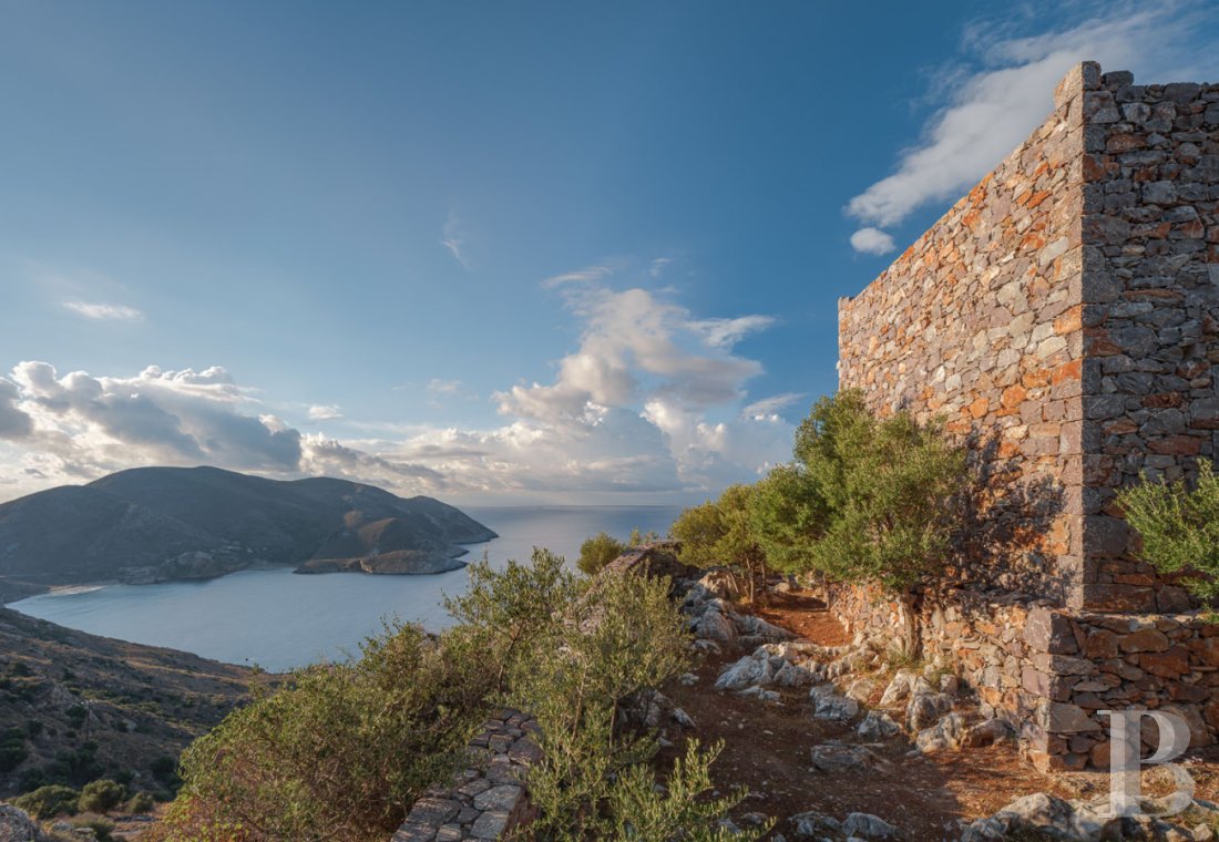 An old tower house transformed into an intimate hotel with expansive views of the Mani peninsula, to the south of the Peloponnese - photo  n°42