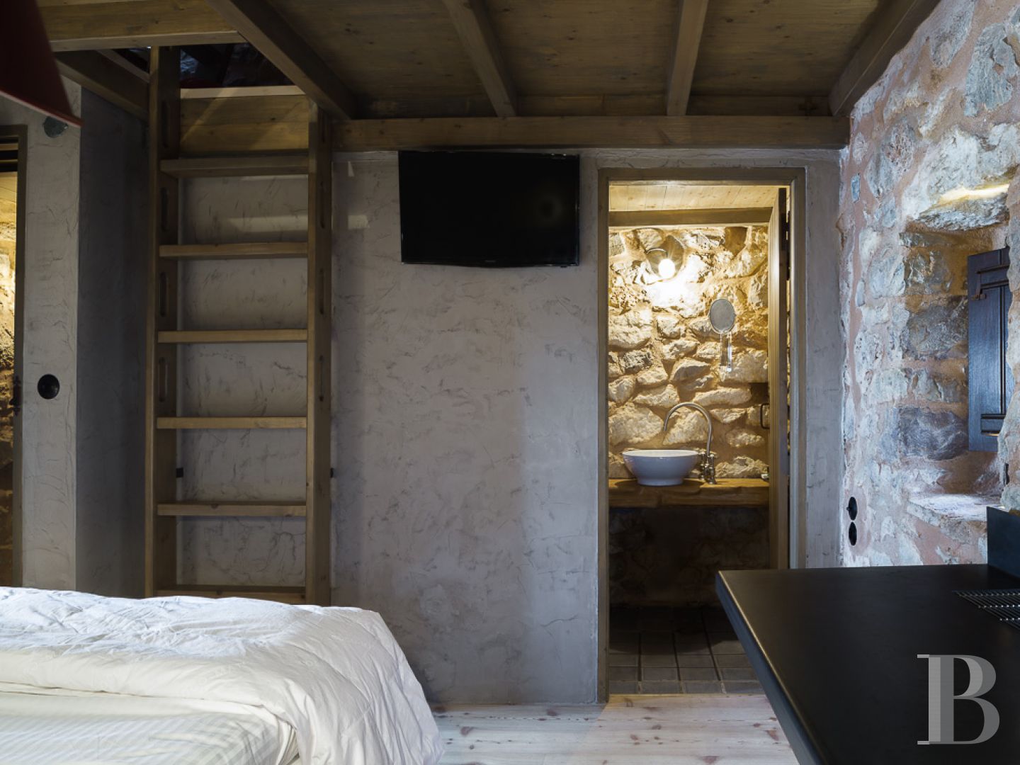 An old tower house transformed into an intimate hotel with expansive views of the Mani peninsula, to the south of the Peloponnese - photo  n°14