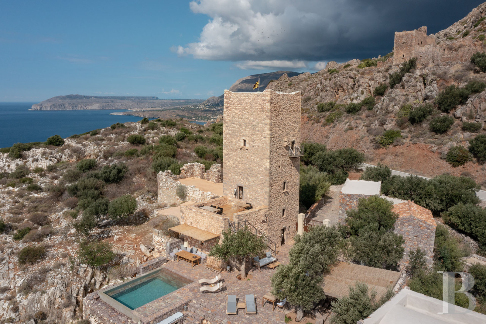 An old tower house transformed into an intimate hotel with expansive views of the Mani peninsula, to the south of the Peloponnese - photo  n°2
