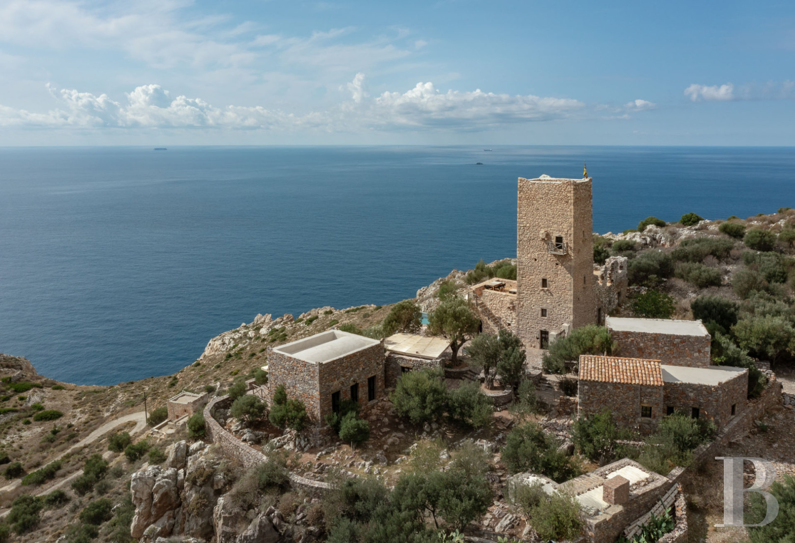 An old tower house transformed into an intimate hotel with expansive views of the Mani peninsula, to the south of the Peloponnese - photo  n°36