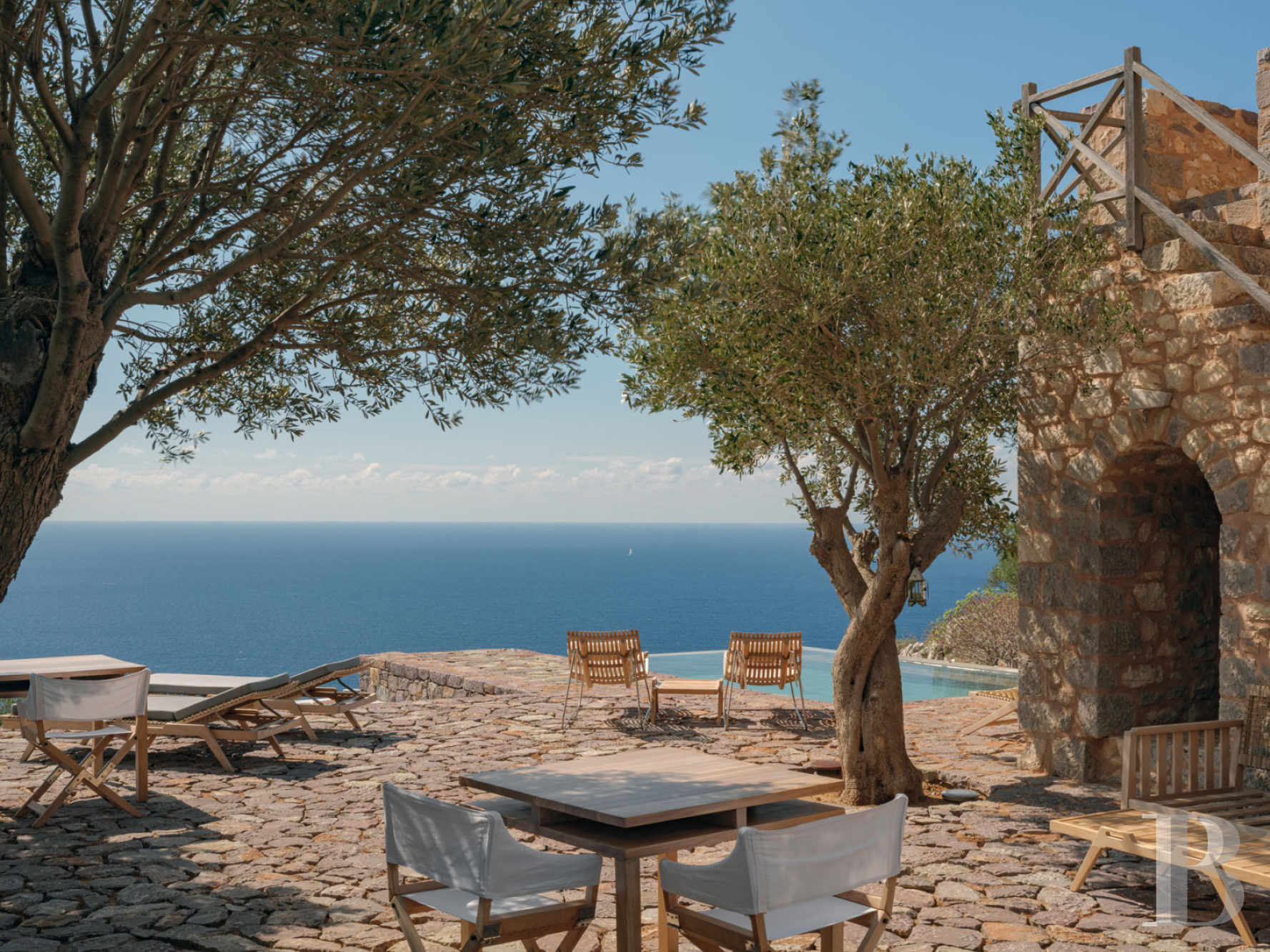 An old tower house transformed into an intimate hotel with expansive views of the Mani peninsula, to the south of the Peloponnese - photo  n°27