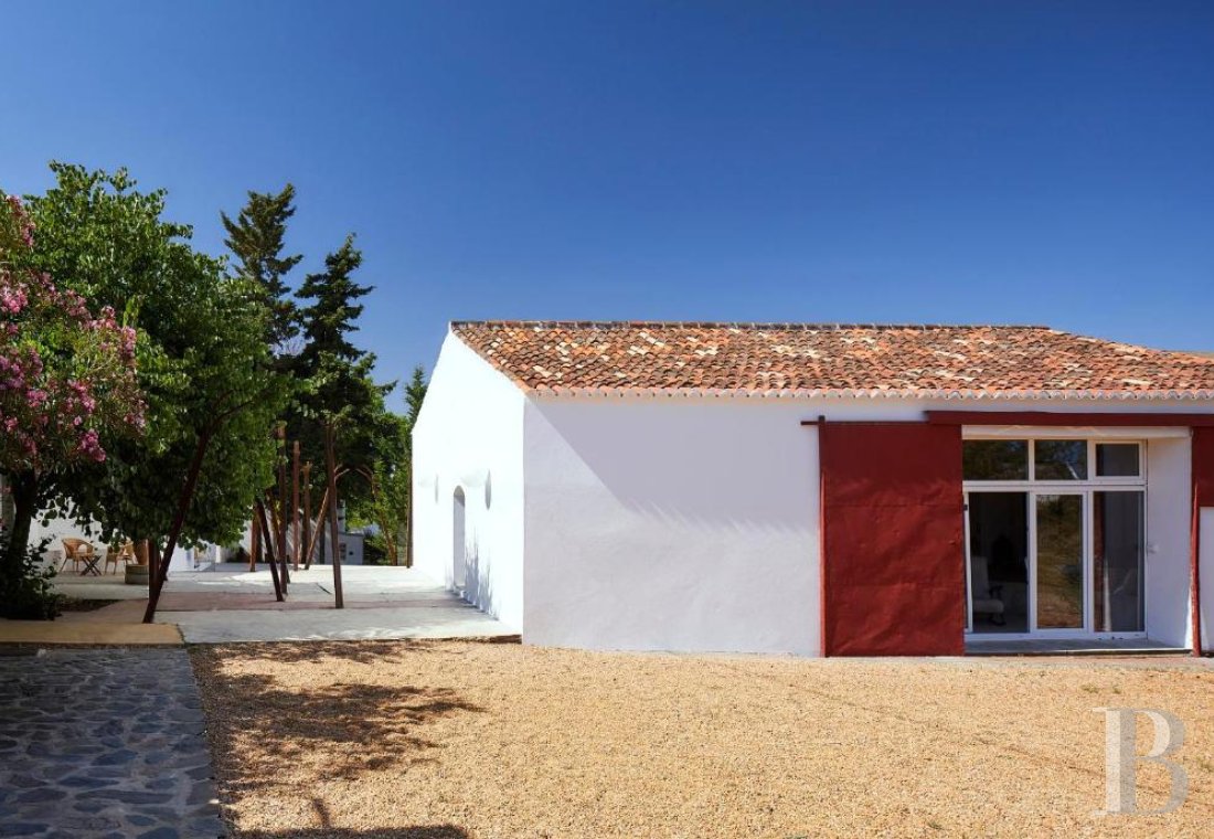 Au sud du Portugal, à proximité de la frontière espagnole, une propriété agricole transformée en lieu de villégiature - photo  n°42