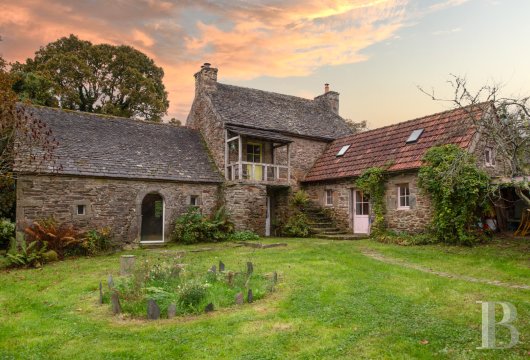 brittany - A 17th century house in its verdant valley,  just a stone’s throw from the sea in the land of Celts