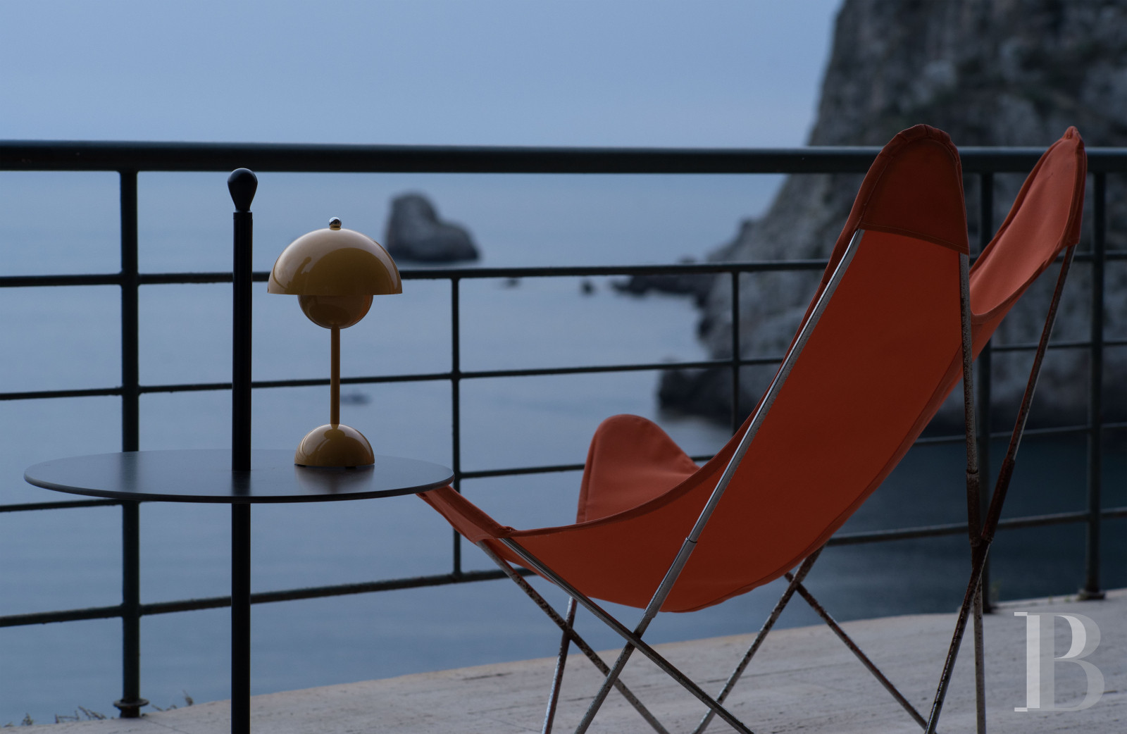 En Sicile, à l’est de Palerme, une maison d’inspiration moderniste en balcon sur la mer - photo  n°33