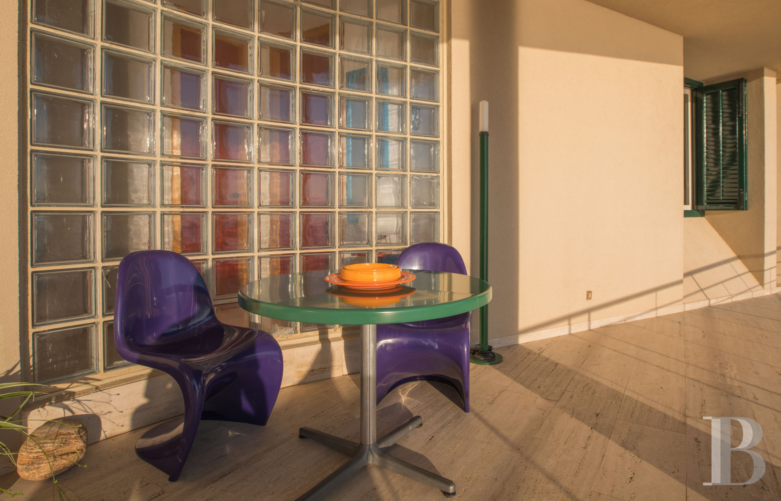 En Sicile, à l’est de Palerme, une maison d’inspiration moderniste en balcon sur la mer - photo  n°28