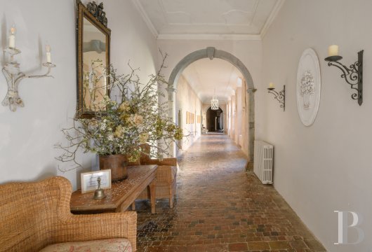 chateaux for sale France midi pyrenees   - 13