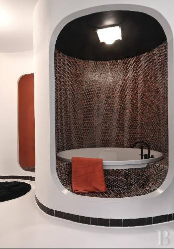 An architect-designed villa built in the 1970s near Arles, in Bouches-du-Rhône - photo  n°15