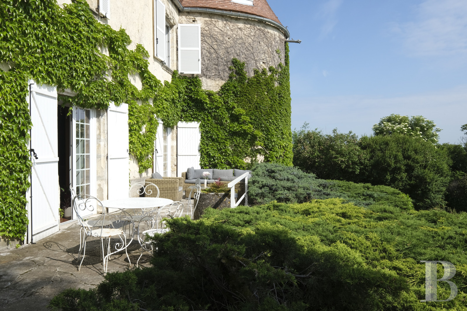 A 15th-century family chateau in the Auxois region of the Côte-d'Or - photo  n°27