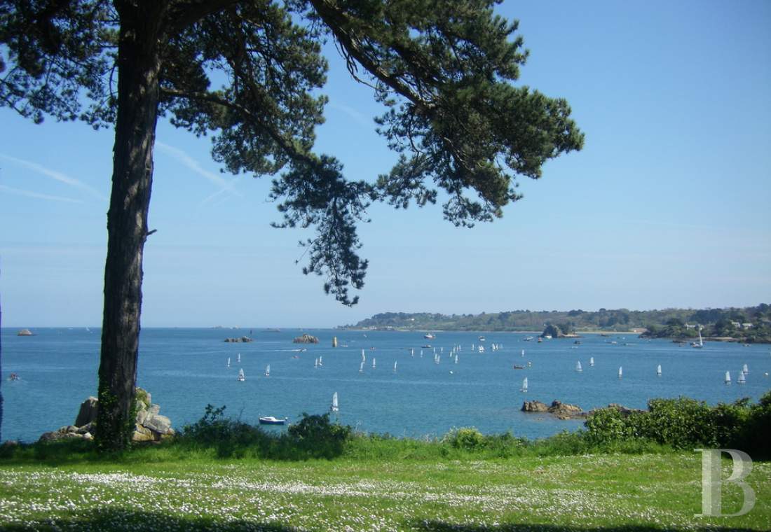 A house and island at the mouth of the Trieux in the Côtes d´Armor - photo  n°2