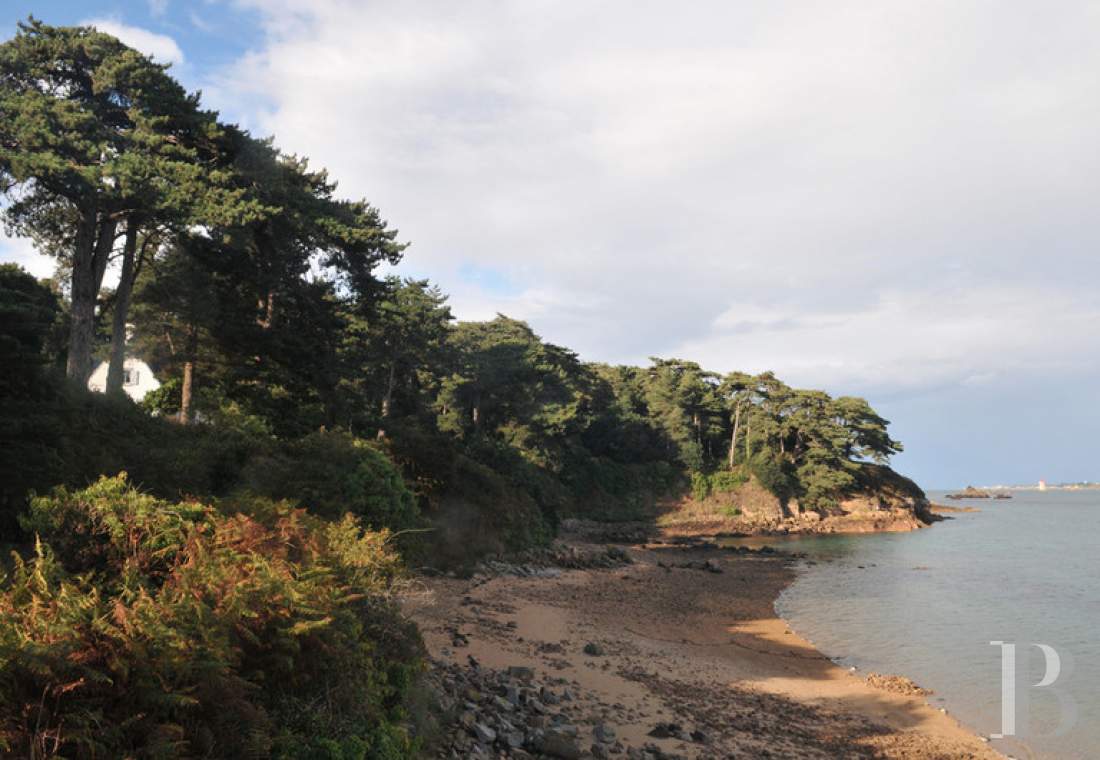 A house and island at the mouth of the Trieux in the Côtes d´Armor - photo  n°32