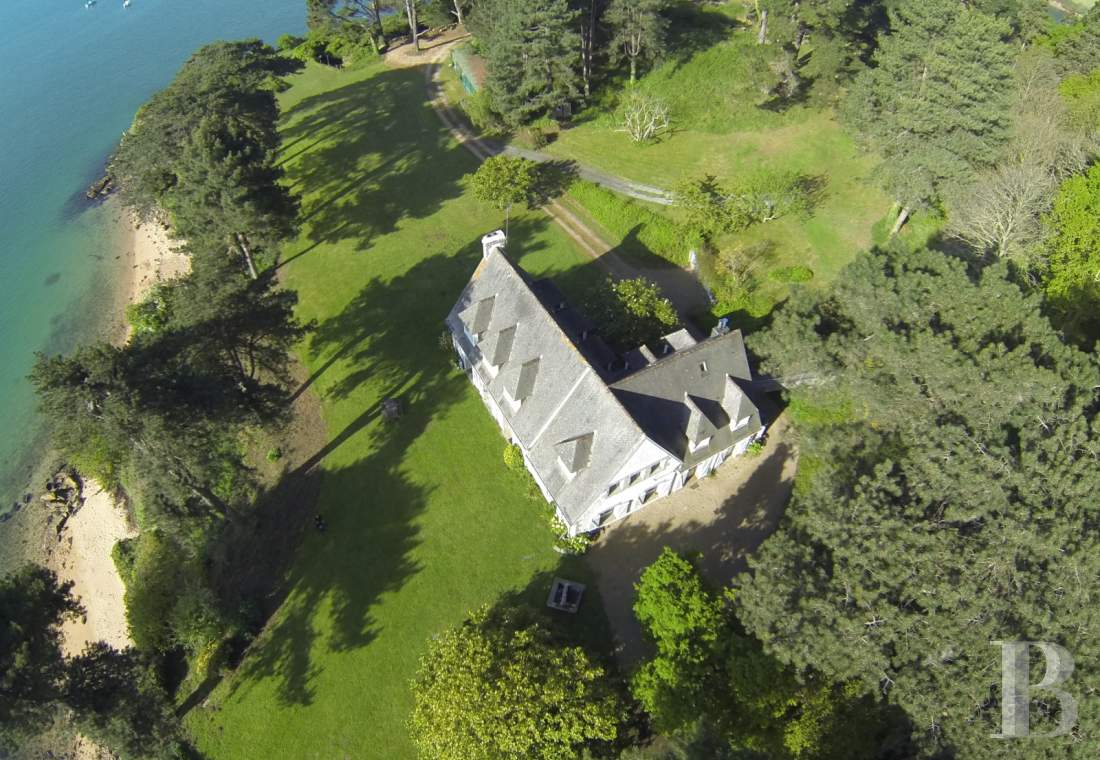 A house and island at the mouth of the Trieux in the Côtes d´Armor - photo  n°4