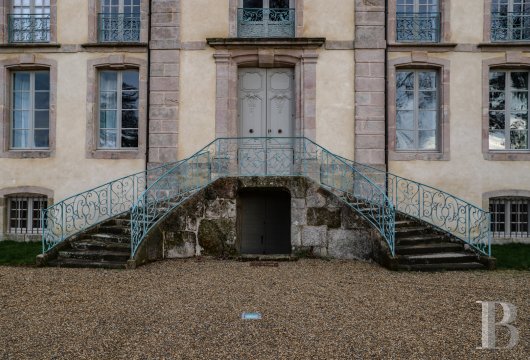 An 18th century chateau overlooking the entire valley in the Morvan, not farm from Bibracte - photo  n°13