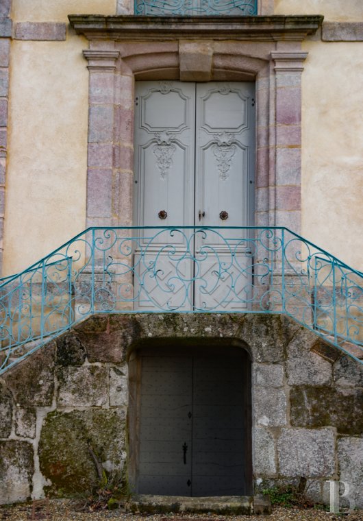 An 18th century chateau overlooking the entire valley in the Morvan, not farm from Bibracte - photo  n°10