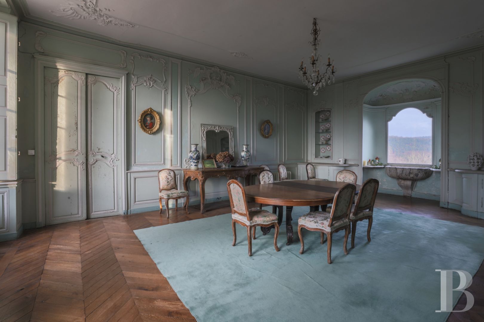 Dans le Morvan, non loin de Bibracte, un château du 18e siècle dominant toute la vallée - photo  n°17