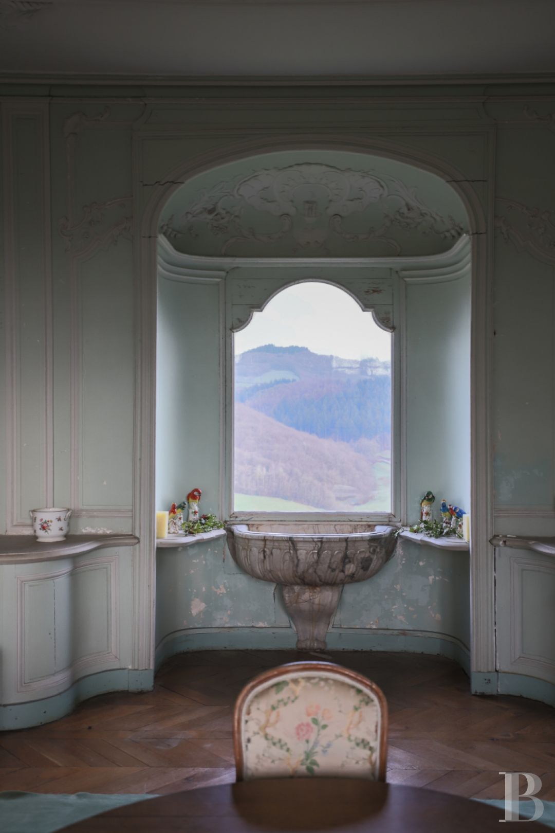 Dans le Morvan, non loin de Bibracte, un château du 18e siècle dominant toute la vallée - photo  n°16