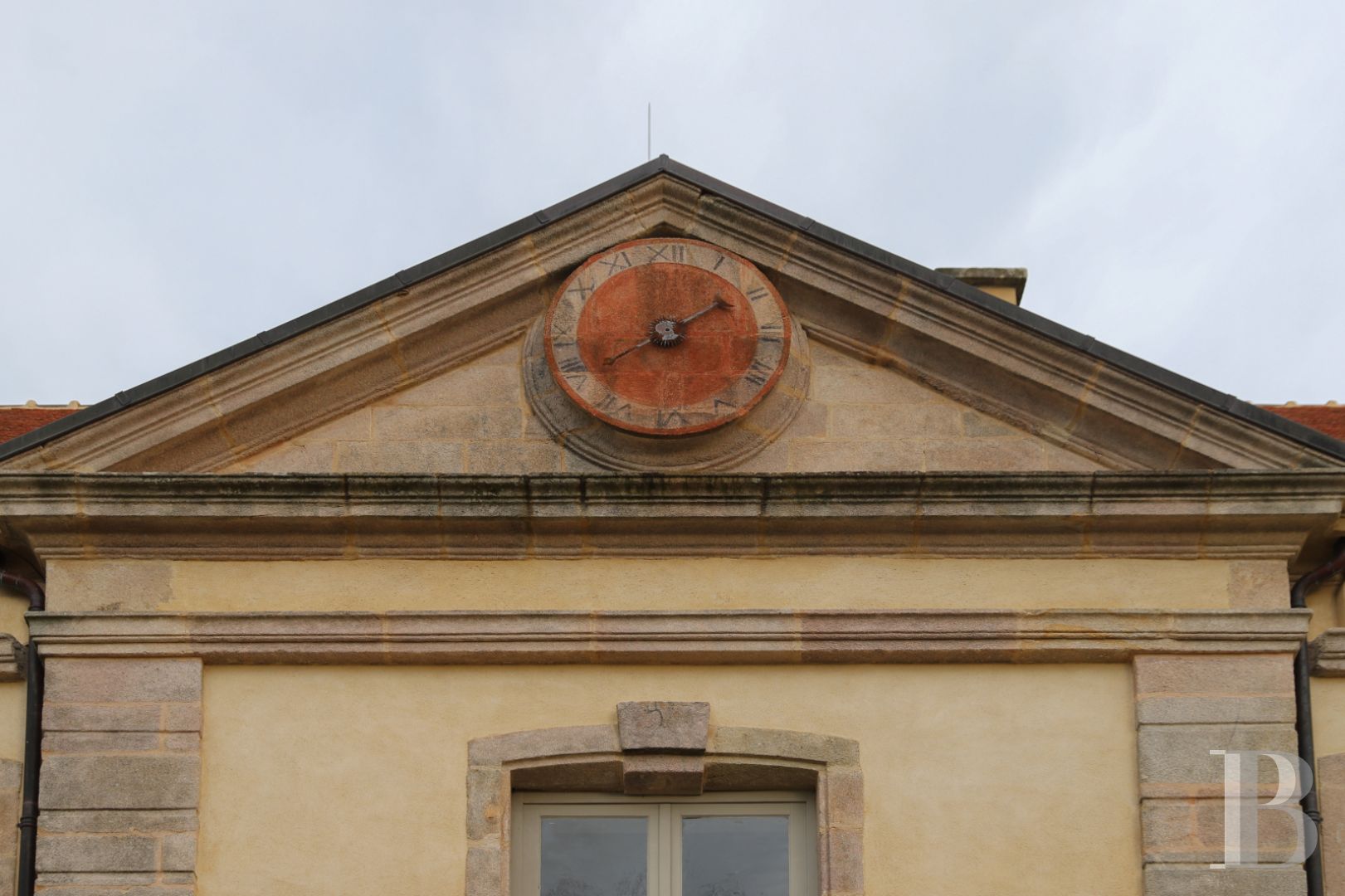 Dans le Morvan, non loin de Bibracte, un château du 18e siècle dominant toute la vallée - photo  n°8