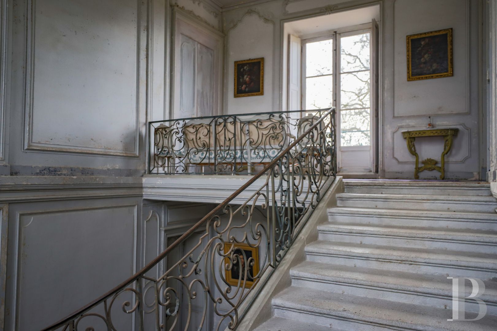 Dans le Morvan, non loin de Bibracte, un château du 18e siècle dominant toute la vallée - photo  n°21