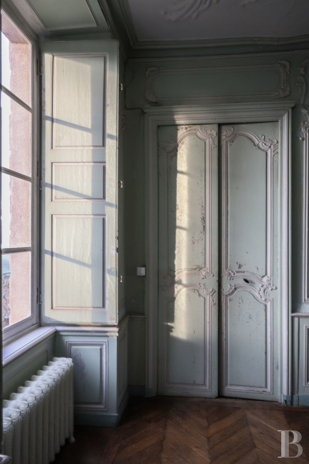 Dans le Morvan, non loin de Bibracte, un château du 18e siècle dominant toute la vallée - photo  n°28