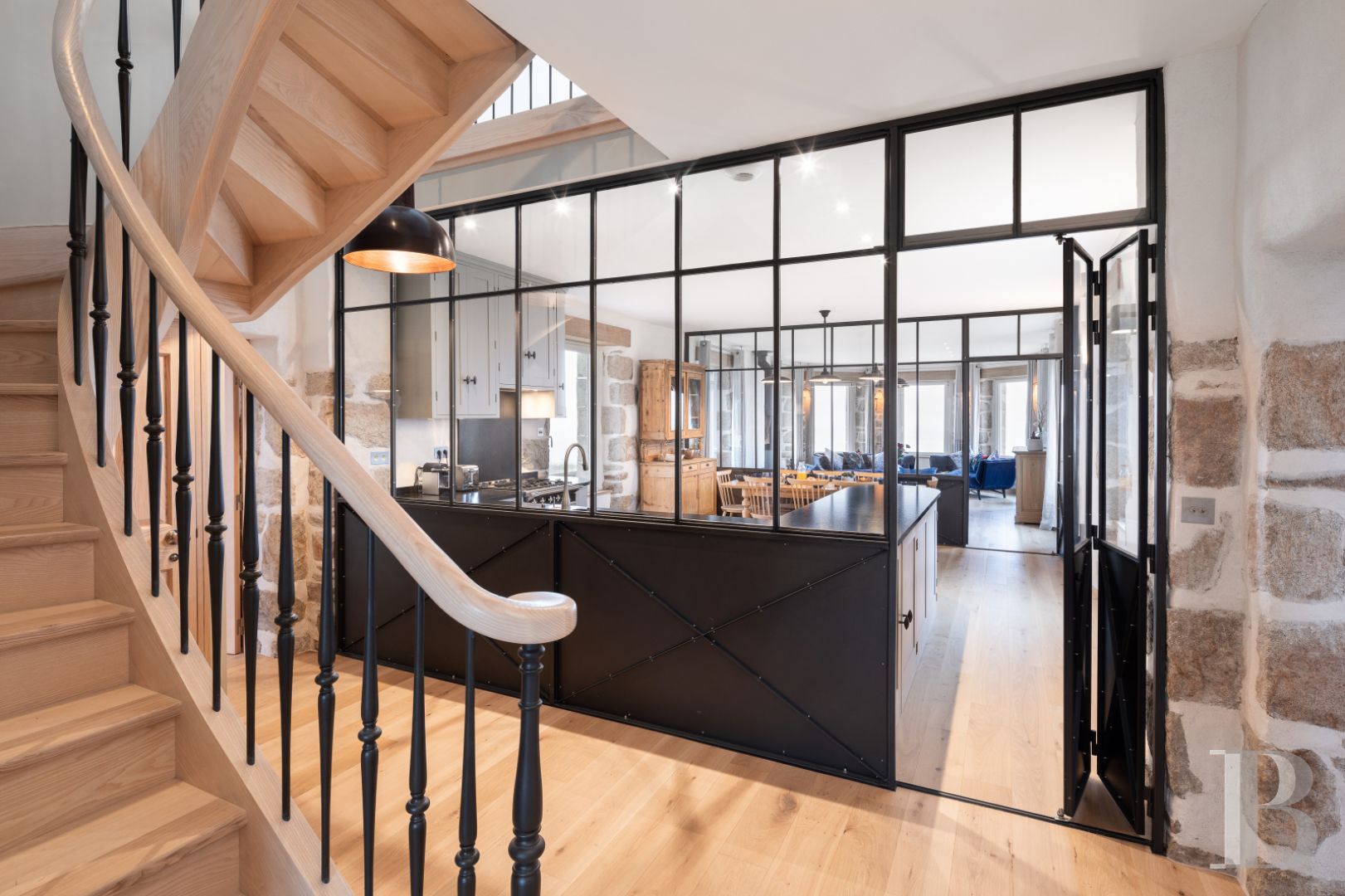 A former semaphore station overlooking the sea in Finistère, at the tip of Lervily - photo  n°6