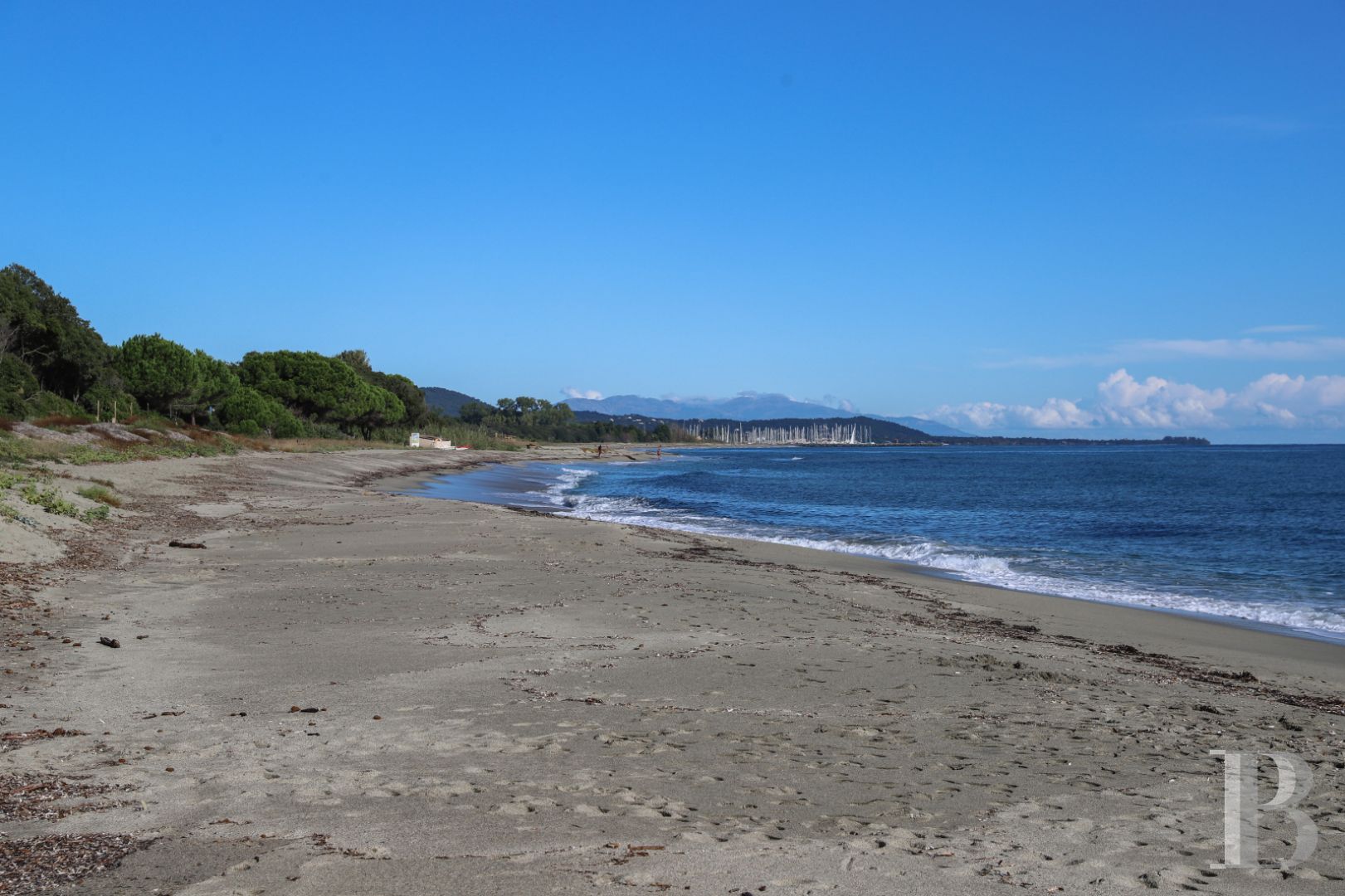 A former semaphore station overlooking the sea in Finistère, at the tip of Lervily - photo  n°33
