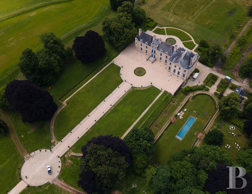 A 17th century chateau dedicated to the splendour of the modern day in Calvados, Normandy - photo  n°1