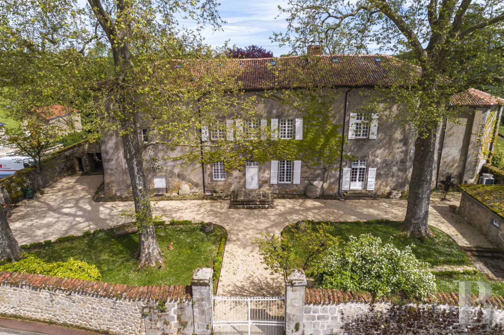A large 18th century house reinvented by a Michelin-starred chef in Haute-Vienne, to the north-west of Limoges - photo  n°34