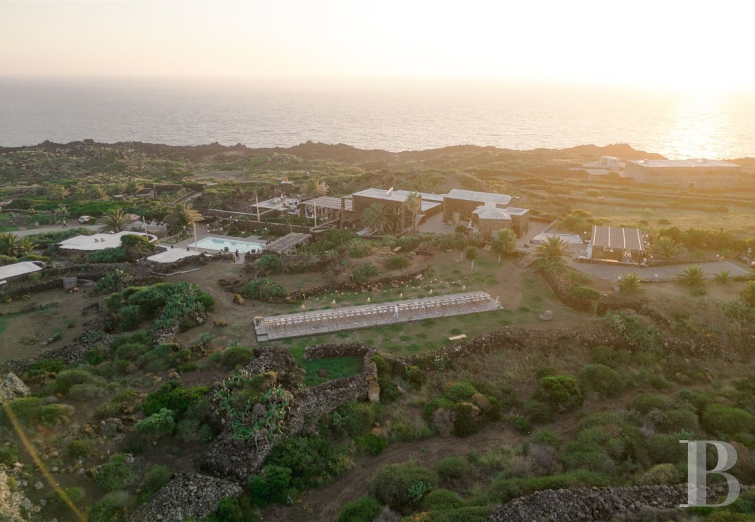 A hamlet of traditional lava stone houses on the island of Pantellaria, between the Sicilian and Tunisian coasts - photo  n°4