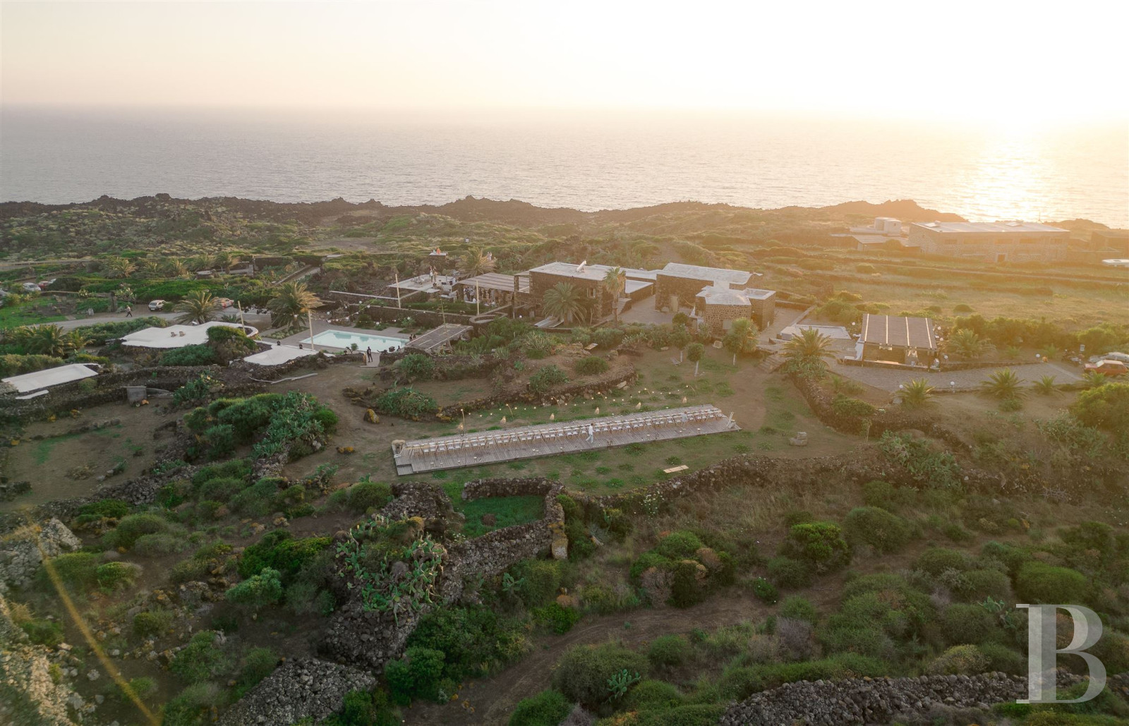 A hamlet of traditional lava stone houses on the island of Pantellaria, between the Sicilian and Tunisian coasts - photo  n°4