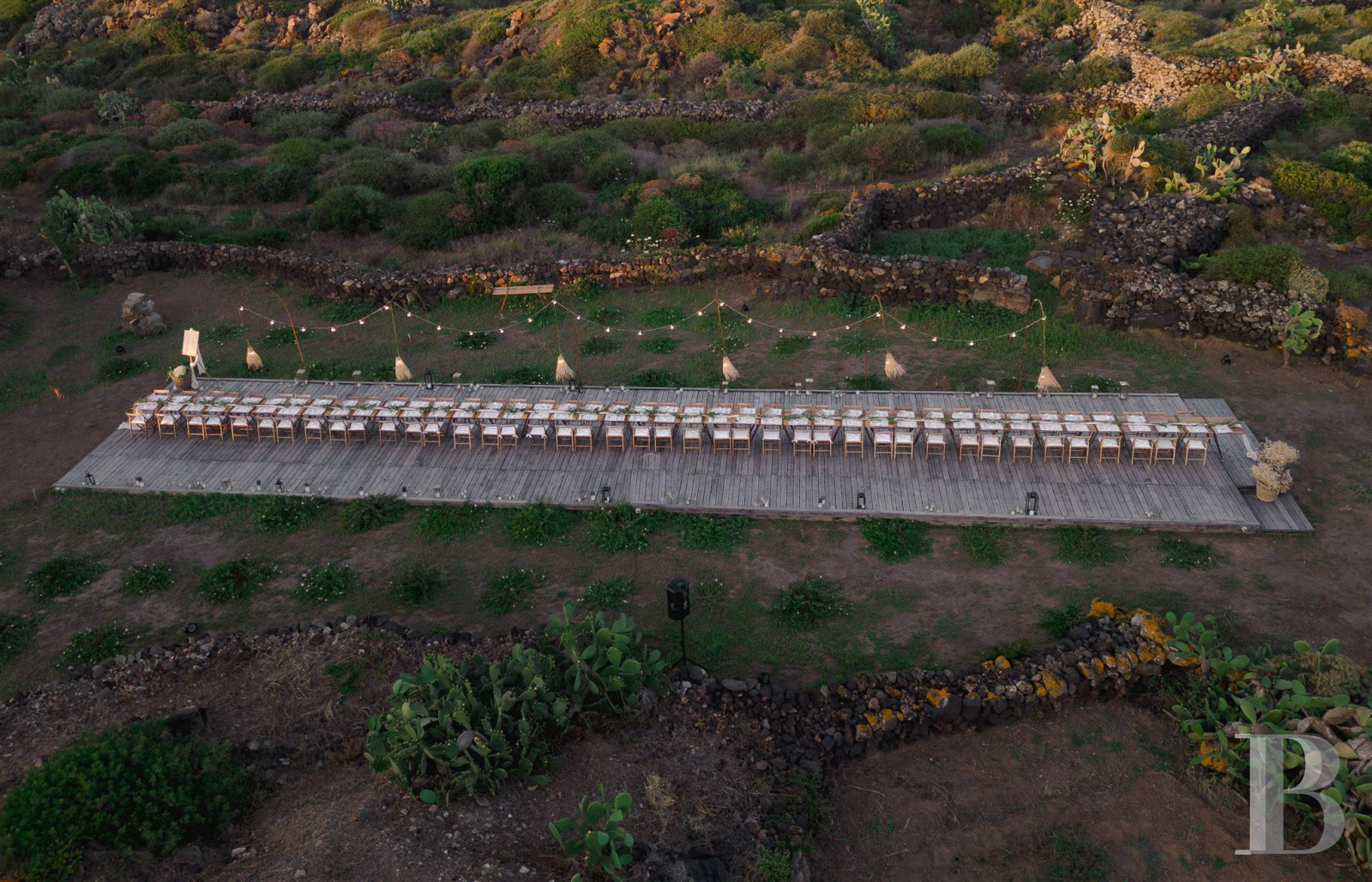 Sur l’île de Pantellaria, entre la Sicile et les côtes tunisiennes, un hameau de maisons traditionnelles en pierre de lave - photo  n°55