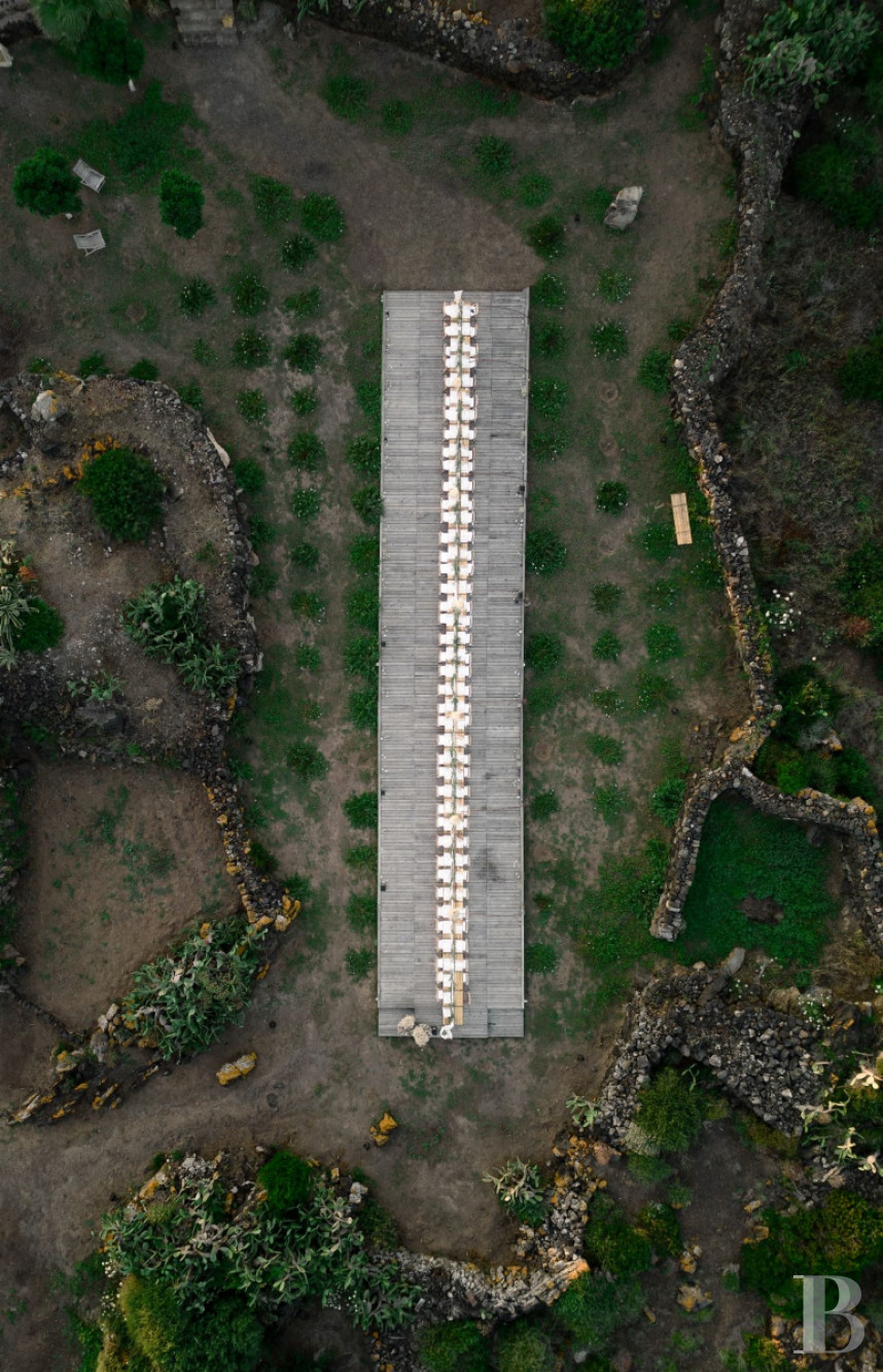 A hamlet of traditional lava stone houses on the island of Pantellaria, between the Sicilian and Tunisian coasts - photo  n°6