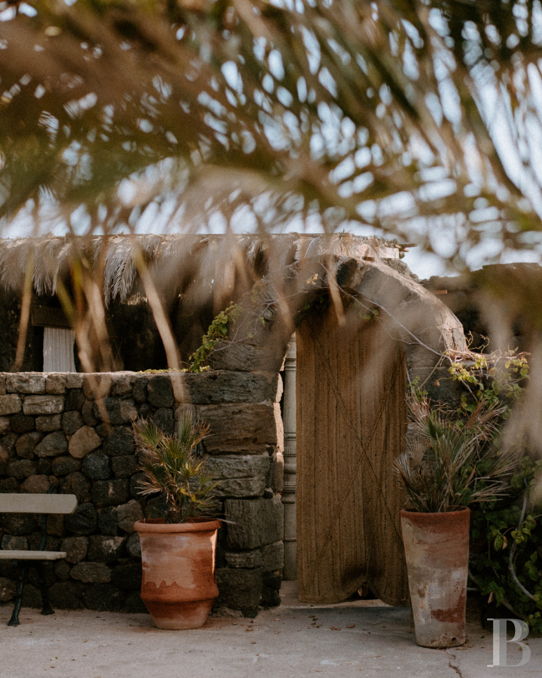 Sur l’île de Pantellaria, entre la Sicile et les côtes tunisiennes, un hameau de maisons traditionnelles en pierre de lave - photo  n°25