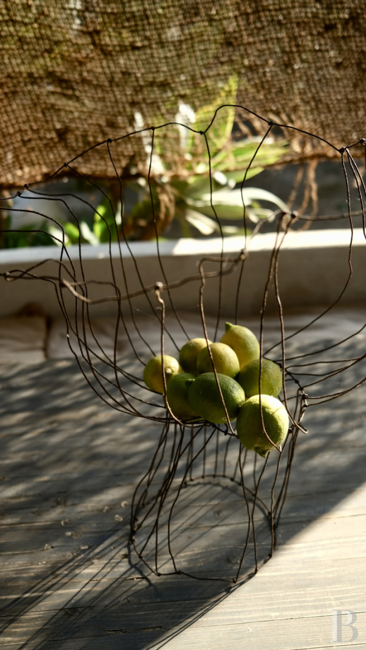Sur l’île de Pantellaria, entre la Sicile et les côtes tunisiennes, un hameau de maisons traditionnelles en pierre de lave - photo  n°52