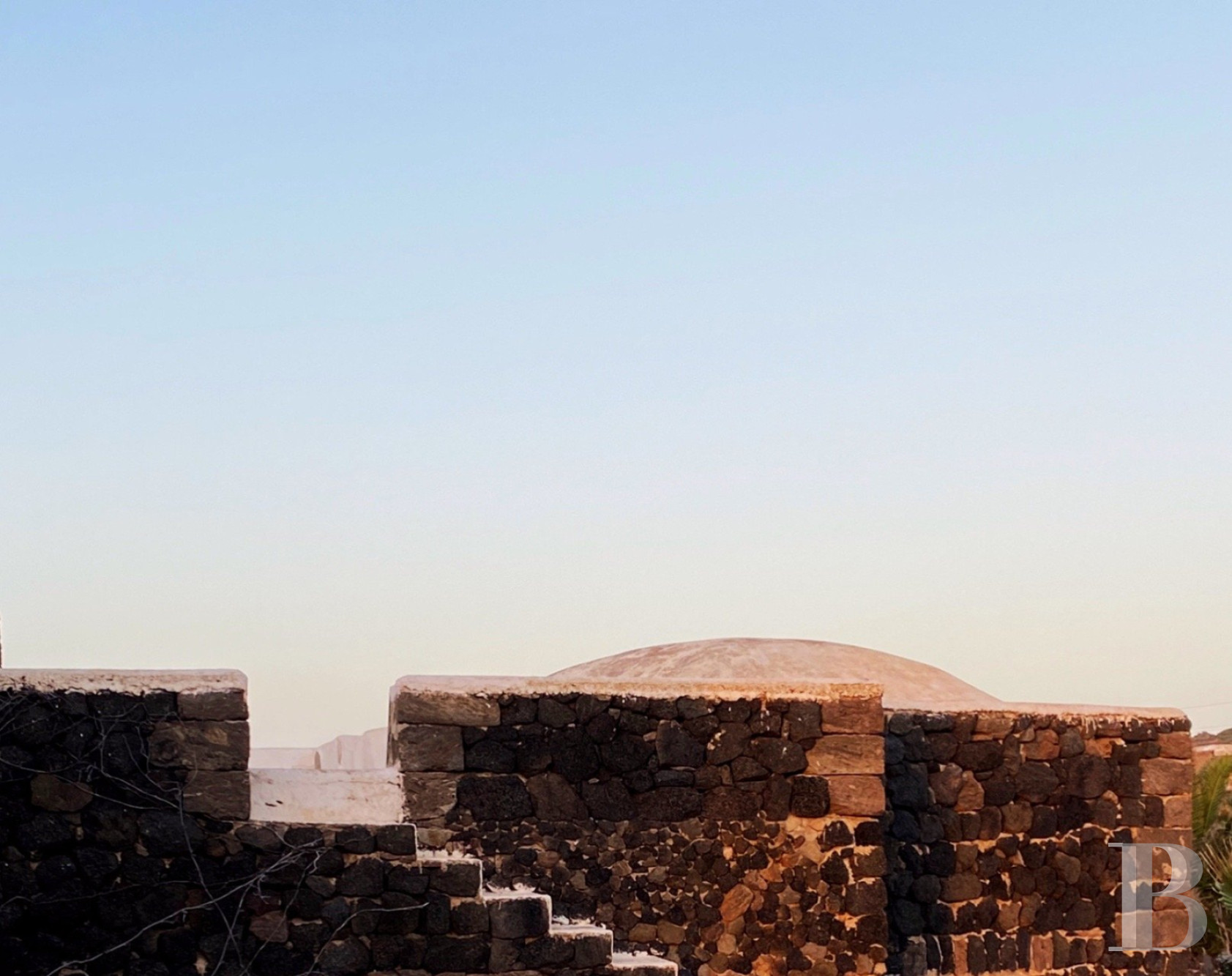 Sur l’île de Pantellaria, entre la Sicile et les côtes tunisiennes, un hameau de maisons traditionnelles en pierre de lave - photo  n°29