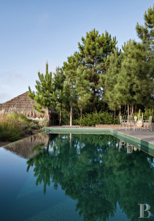 In a village in the north-west of the Alentejo region, a contemporary house designed in a local and traditional spirit - photo  n°2