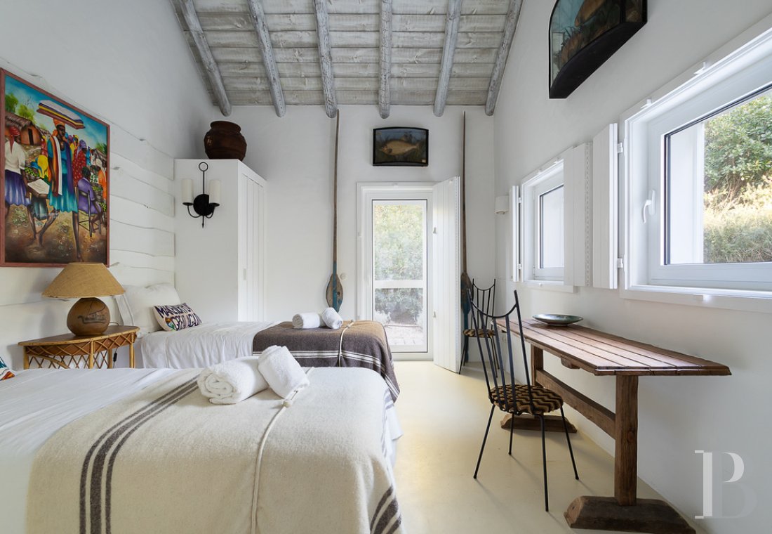 In a village in the north-west of the Alentejo region, a contemporary house designed in a local and traditional spirit - photo  n°21