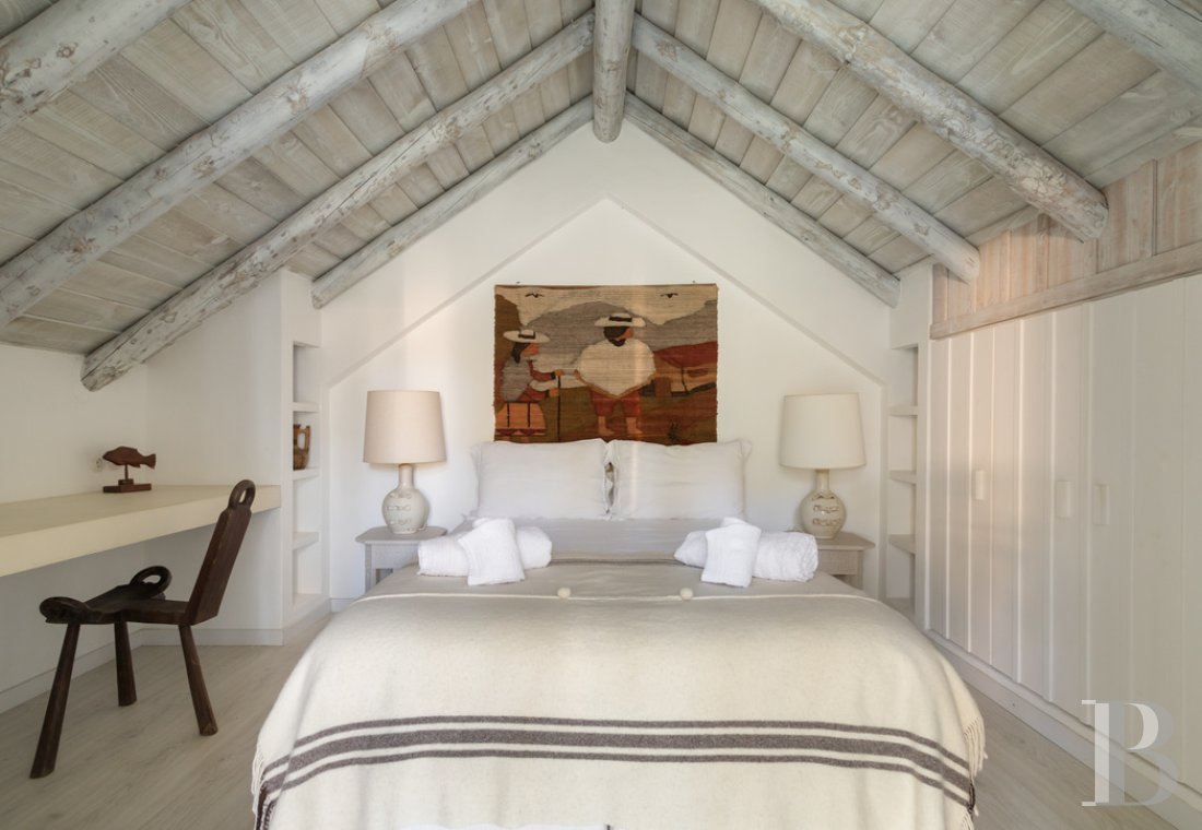 In a village in the north-west of the Alentejo region, a contemporary house designed in a local and traditional spirit - photo  n°25