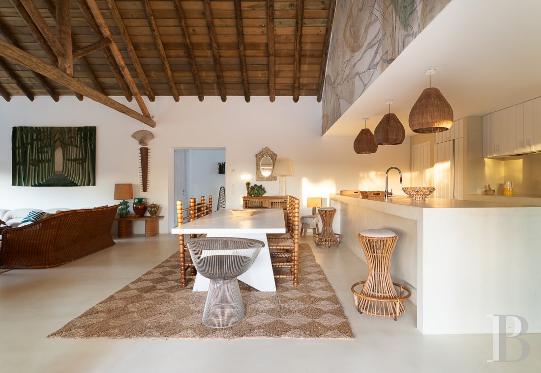 In a village in the north-west of the Alentejo region, a contemporary house designed in a local and traditional spirit - photo  n°9