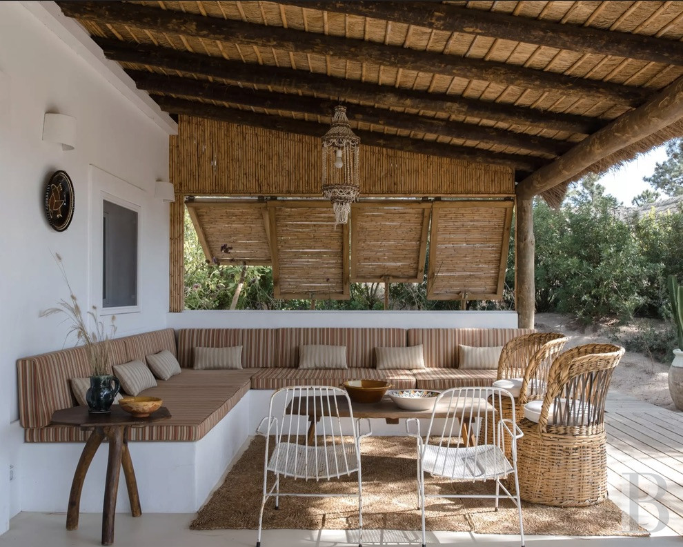 In a village in the north-west of the Alentejo region, a contemporary house designed in a local and traditional spirit - photo  n°8