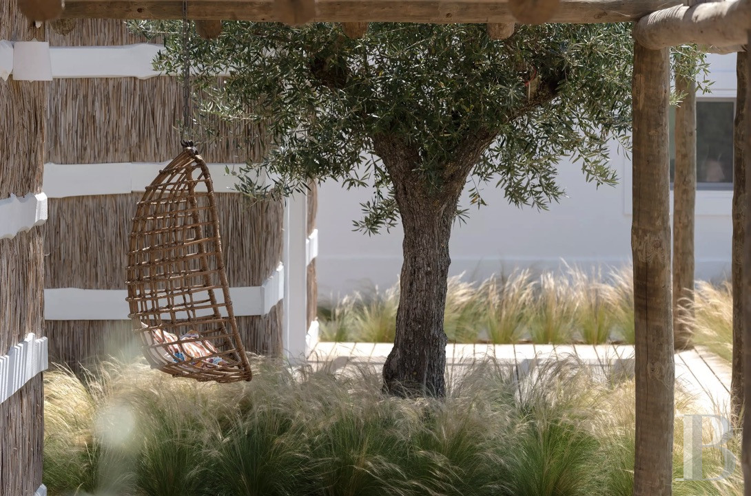 In a village in the north-west of the Alentejo region, a contemporary house designed in a local and traditional spirit - photo  n°29