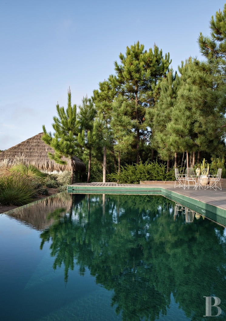 In a village in the north-west of the Alentejo region, a contemporary house designed in a local and traditional spirit - photo  n°2