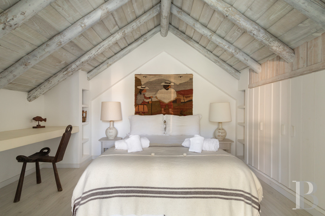 In a village in the north-west of the Alentejo region, a contemporary house designed in a local and traditional spirit - photo  n°25