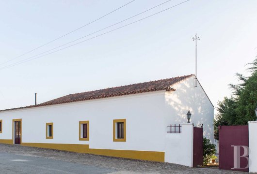 A group of traditional village houses in the heart of Alentejo, to the east of Lisbon - photo  n°3