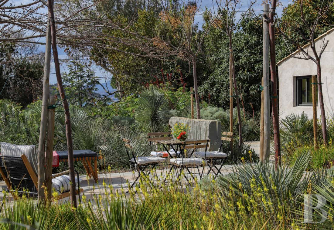 A former artist's studio with a Mediterranean garden in the Bay of Canoubiers, Saint-Tropez - photo  n°31