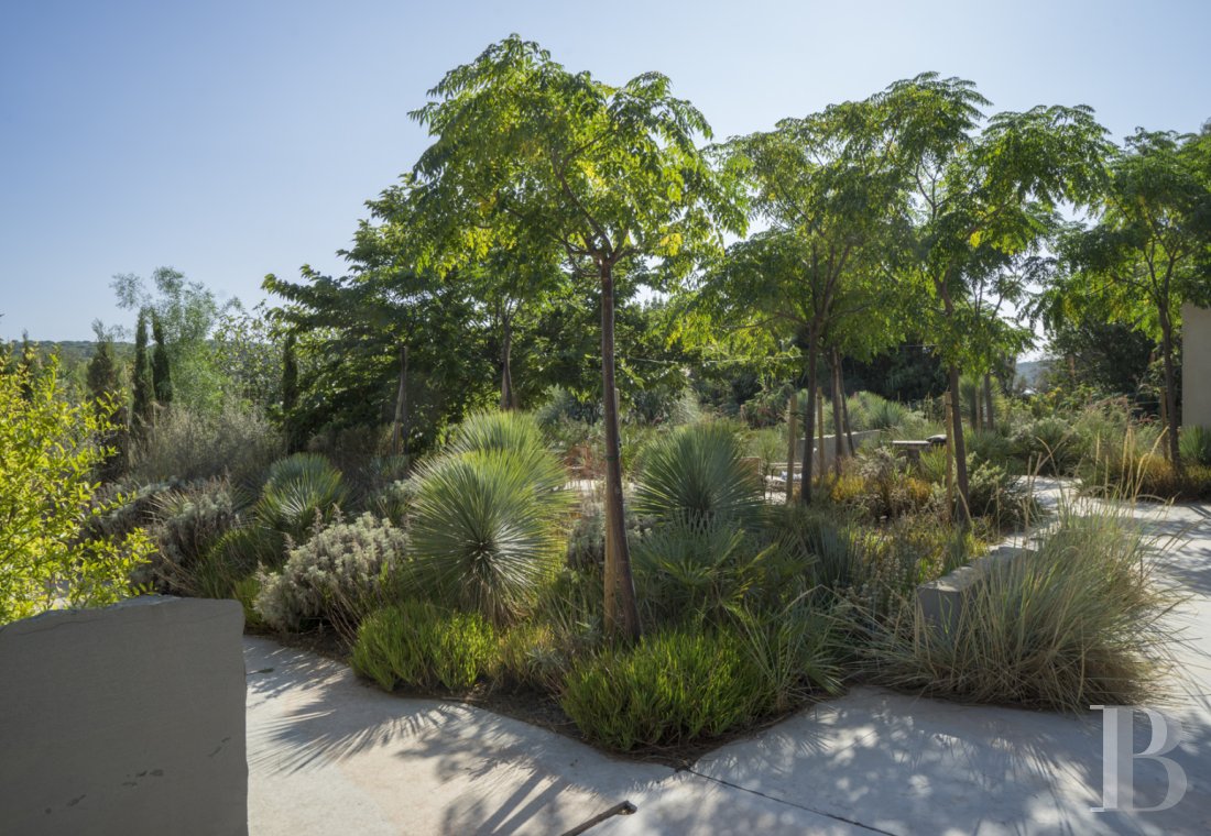 A former artist's studio with a Mediterranean garden in the Bay of Canoubiers, Saint-Tropez - photo  n°37